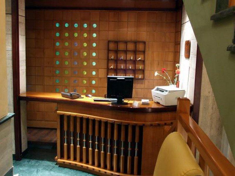 Nov Hotel Tirana Eksteriør billede