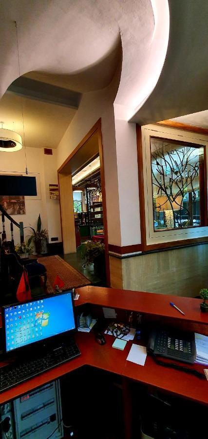 Nov Hotel Tirana Eksteriør billede