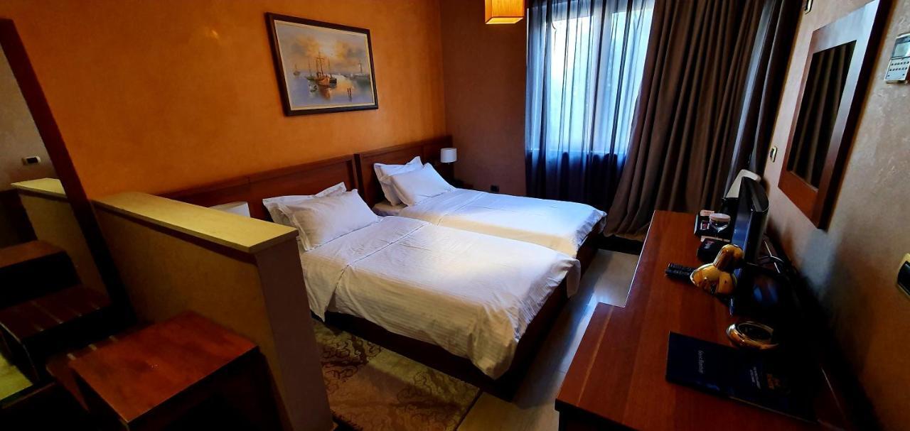 Nov Hotel Tirana Eksteriør billede