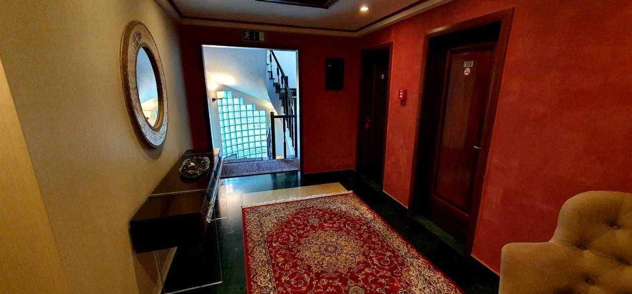 Nov Hotel Tirana Eksteriør billede