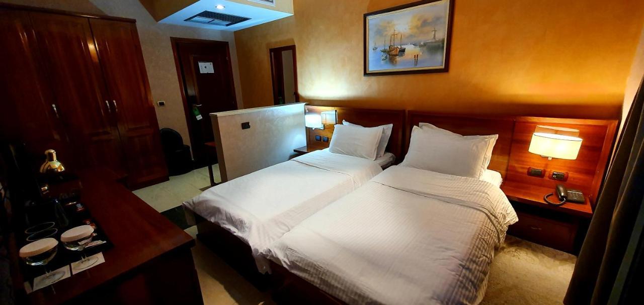Nov Hotel Tirana Eksteriør billede