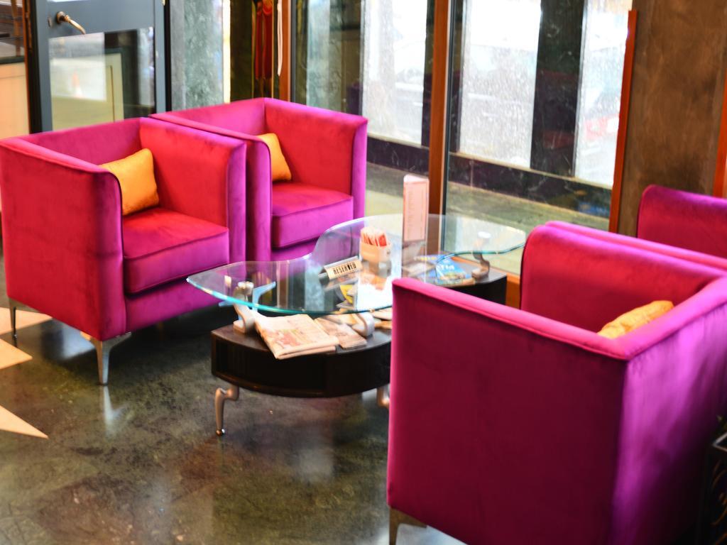 Nov Hotel Tirana Eksteriør billede